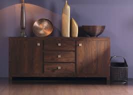 Sie verfügen eher über fächer mit oder ohne türen, in denen sich bücher und alle möglichen kleinigkeiten aufbewahren lassen. Sideboard Indigo Kolonial Braun Eiche 170cm Breit