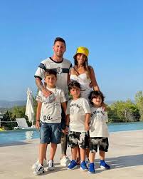 Messi was born on 24 june 1987 in rosario, santa fe, the third of four children of jorge messi, a steel factory manager, and his wife celia cuccittini, who worked in a magnet manufacturing workshop. 4qq4z2vwayxuom