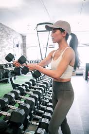 Optical illusions in yoga clothing. Petite Yoga Clothes Online Shopping