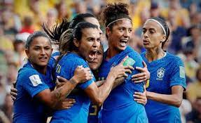 Brazil cup) is a knockout football competition played by 91 teams, representing all 26 brazilian states plus the federal district.it is the brazilian domestic cup and the brazilian equivalent of the fa cup, taça de portugal, copa del rey, scottish cup and copa argentina, among others. Copa Do Mundo De Futebol Feminino O Brasil Abraca A Selecao Feminina Esportes El Pais Brasil