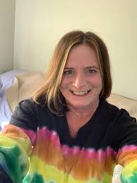 Amanda Grasser's Instagram, Twitter & Facebook