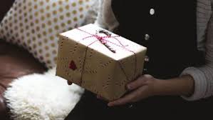 Spa gifts for women, bath and body set with ocean scented, gifts box for her ,includes scented candle, body butter, hand cream, bath bar and bomb,5 pcs bath set. Cool Eidi Ideas For Eid Al Fitr 2020 From Online Eidi Transfer Digital Gift Cards