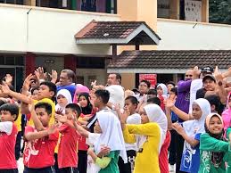 Sk seksyen 9 kota damansara terletak di kawasan bandar dan mempunyai bilangan guru sebanyak 57 orang dan bilangan murid sebanyak 927 orang. Ibdilillah Ishak On Twitter Sambutan Harisukannegara Peringkat Sk Seksyen 9 Kota Damansara Dirasmikan Oleh Megatfirdouz Jomturunpadang Hsn2017 Https T Co Xnb2kpviam