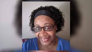 Gloria Courtney's Instagram, Twitter & Facebook