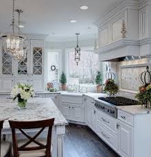 Well Dressed Traditional Kitchen Via Houzz Com White Kitchen Design Luxury Kitchens Kitchen Backsplash Designs