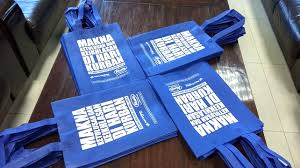 Beli kain spunbond online terdekat di surabaya berkualitas dengan harga murah terbaru 2021 di tokopedia! Alena Spunbond Kerjasama Dengan Suara Surabaya Bagikan 10 Ribu Tas Gratis Suara Surabaya