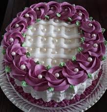 Pin De Ypsen Nk Em Modelos De Bolo Decoracao De Bolo Bolo Chantily Bolo De Confeitaria