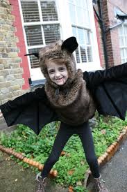 Süßes kostüm für kinder » gruselig für erwachsene! Fledermaus Kostum Selber Machen Diy Anleitung Maskerix De Fledermaus Kostum Kostume Selber Machen Halloween Kostume Kinder