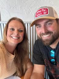 Melissa feeding the cows bagels 😂 Aaron Burgin