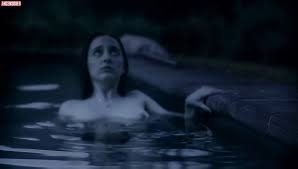 Naked Francisca Walker in Camilas Awakening < ANCENSORED