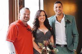 Ryan reaves is a canadian professional ice hockey player. Photos Vegas Golden Knights Ryan Reaves Officiates Wedding