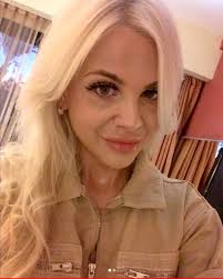 Parents of coronavirus paramedic, 23, who died with 'weight of world'