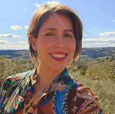 We will be in Florence at the end of January. Is it necessary to pre book  tickets to the popular museums. If we don't book will there be much of a  queue