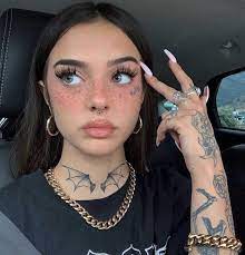 Pin By Maria On Face Piercings For Girls Girl Tattoos Aesthetic Tattoo