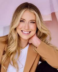 Kristen Dawson's Instagram, Twitter & Facebook