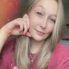 Madeleine Lowe's Instagram, Twitter & Facebook