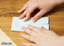 Wenn sie buntes oder gemustertes papier verwenden können sie auch echt dekorativ wirken. Diy Papierschachtel Schachteln Aus Papier Falten In 2 Minuten Talu De