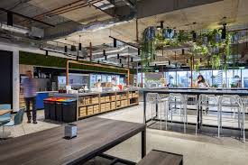 Inside Atlassian We Got An Exclusive Look At The Tech Company S New Sydney Office Business Ins Interior Design Courses Online Work In Australia Glass Office