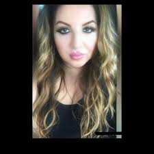 Chico convence a la dueña de un elefante de 49 años para que la deje  jubilarse, y ella lo sigue tan dulcemente a través de un río hacia la  libertad 😭❤️