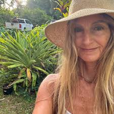 How to maintain joy and peace in a relationship when doubting one's worth?