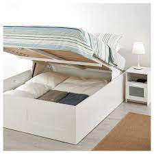 Rivestito in similpelle, è comprensivo di rete ortopedica a doghe con doppia barra centrale e vano contenitore sottostante con fondo in tela. Nyul Kanyarog Vigyorgo Letto Ikea Cassetti Amazon Annasebes Com