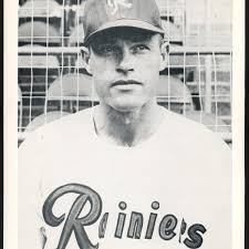 Gale Wade 1956-59 Seattle Rainiers Popcorn 8x10 Premium Card SKU #151554