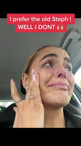 Stephanie Mcphail's Instagram, Twitter & Facebook