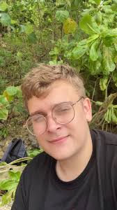 Mama is making the sauce for her fish 🐟 she loves fish so much 🥰