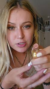 you always need that perfect pop💄 #GiftedByValentinoBeauty  #ihcxspikeultramatte #valentino #valentinobeauty #lipstick #makeuptutorial  #grwmmakeup