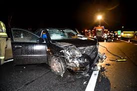 Juli, auf der a 13 zwischen den anschlussstellen freiwalde und staakow in fahrtrichtung berlin mit stand 12.15 uhr seien alle insassen sowie die beiden fahrer bei dem unfall verletzt worden, davon. Panorama Fluchtiger Lenker Nach Schwerem Unfall Auf Der A13 Ausgeforscht Unfall