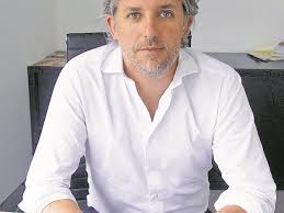 Bessudo con cortas expresiones y en ocasiones, con su fino humor, nos responde a cada pregunta desde el hotel las islas en barú. Aviatur Cumplira 60 Anos Estos Son Sus Retos Empresariales Empresas Negocios Portafolio