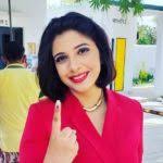 Meenakshi Kandwal (News Anchor) Age, Boyfriend, Husband, Family, Biography  & More » StarsUnfolded