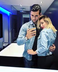 Humiliée, battue, tina décide de divorcer, mais perd la garde de leur fille. Epingle Sur Celebrity From Tunisia