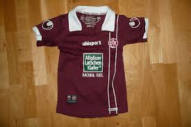 Aufstellungen, torschützen, zuschauerzahl und sonstige statistiken zum spiel 1. Uhlsport 1 Fc Kaiserslautern Fck Trikot Rot Bordeaux Kinder 1003403010406 Fussball Fussball Trikots