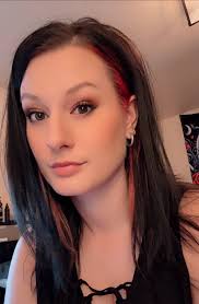 Discover how Diana Armstrong manages her 42 ft 10.4 in-long nails in  everyday tasks like going to the bathroom.