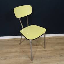 Bel état, quelques petites marques d'usures normales. Vintage Chair In Yellow Formica To Be Restored Le Palais Des Bricoles