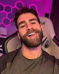 Mario Cote's Instagram, Twitter & Facebook