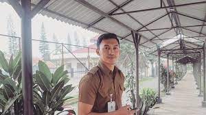 Foto orang ganteng yang ada di artikel ini mungkin tidak sesuai dengan ekspetasi kamu. Top 3 Viral Sosok Pns Tampan Asal Bandung Citizen6 Liputan6 Com