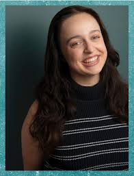 Juliane Evans's Instagram, Twitter & Facebook