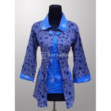 Model baju batik modern casual trend 2020 menawarkan berbagai macam desain cantik, modis dan menarik. 45 Desain Baju Batik Wanita Modis Modern Terbaru 2021 Eksklusif Model Baju Batik Unik Terkini