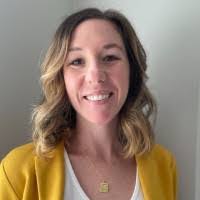 Mary Viana's Instagram, Twitter & Facebook