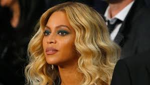 Watch celebs glam up for the Golden Globes