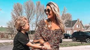 Monique westenberg spendeerde deze zomerse zaterdag in de zon met haar zoon. Zoon Andre En Monique Staat Klaar Om Nieuwe Freek Vonk Te Worden Rtl Boulevard