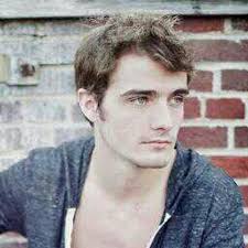 Justin Hix's Instagram, Twitter & Facebook