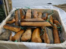 Dopo alcuni post di divagazione dal mondo della carne eccoci di nuovo al nostro argomento tecnico. Hakarl La Carne Di Squalo Che Sfida I Palati Forti Innaturale