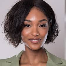 Find bobs with bangs, curly, layered, weave, wavy, and more bob hairstyle inspirations! 24 Short Haircuts For Wavy Hair