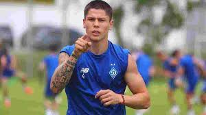 Денис попов е бивш руски футболист, централен нападател. Dinamo Ostalos Bez Eshe Odnogo Holostyaka Popov Sdelal Predlozhenie Lyubimoj Futbol 24