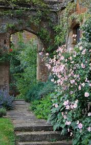 Incredibly Beautiful Looks Like A Great Garden In Which To Explore Beautiful Gardens Castle Garden Dream Garden