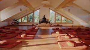 He can't be evolved and can only be summoned from the hero summon. Seminarzentrum Allgau Buddha Haus