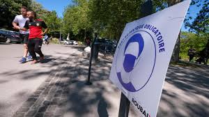 Jean castex a annoncé la fin de l'obligation du port du masque en extérieur à partir du 17 juin. Roubaix Tourcoing Le Vrai Et Le Faux Sur Le Port Du Masque En Ville